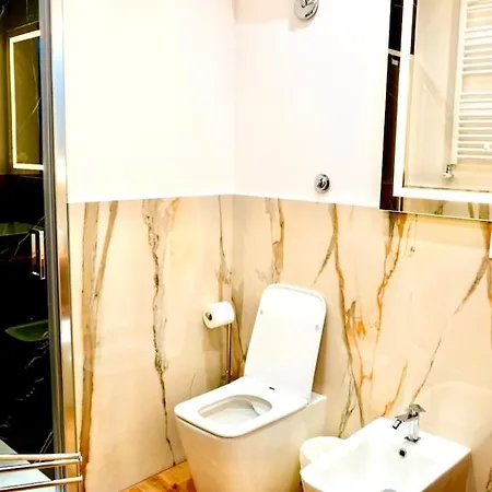 Brand New Entire In Trastevere Roma