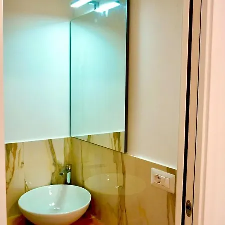 Apartment Brand New Entire In Trastevere
